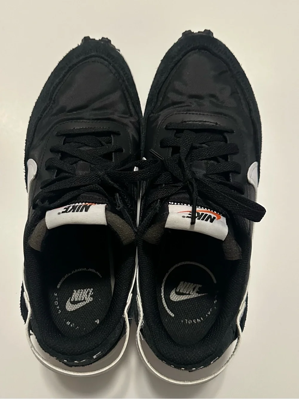 Nike Men’s Black & White Waffle Debut Sneakers Sz 7